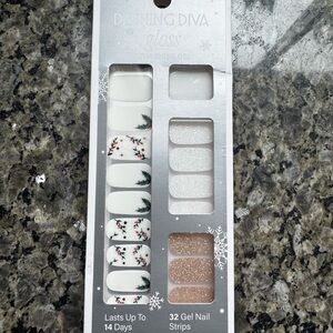 Dashing Diva Gloss Gel Nail Strips - White and Silver